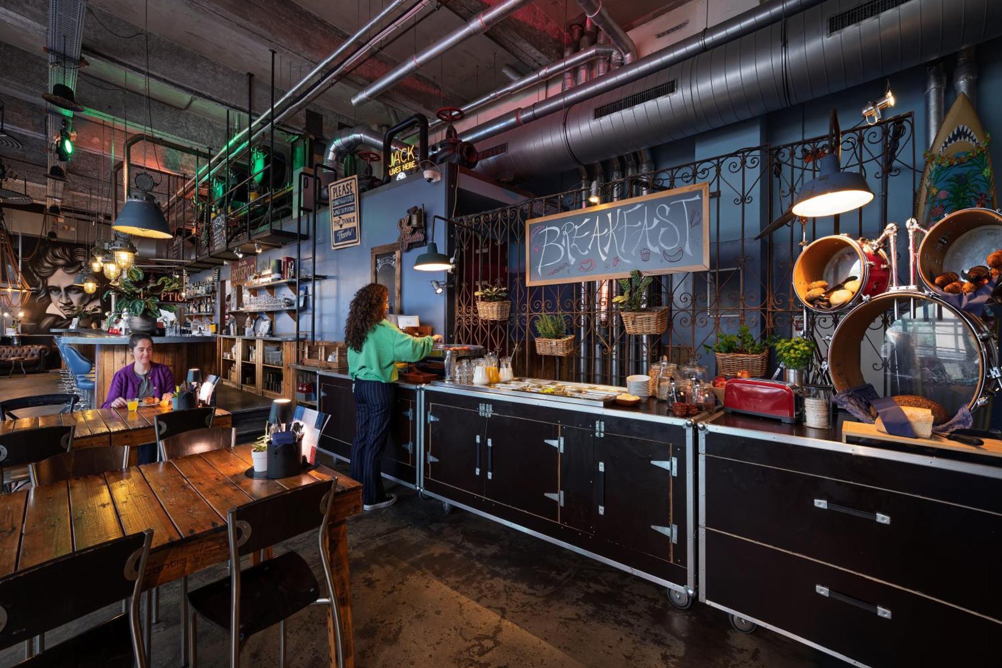 Stayokay Hostel Eindhoven - Blue Collar Exterior photo